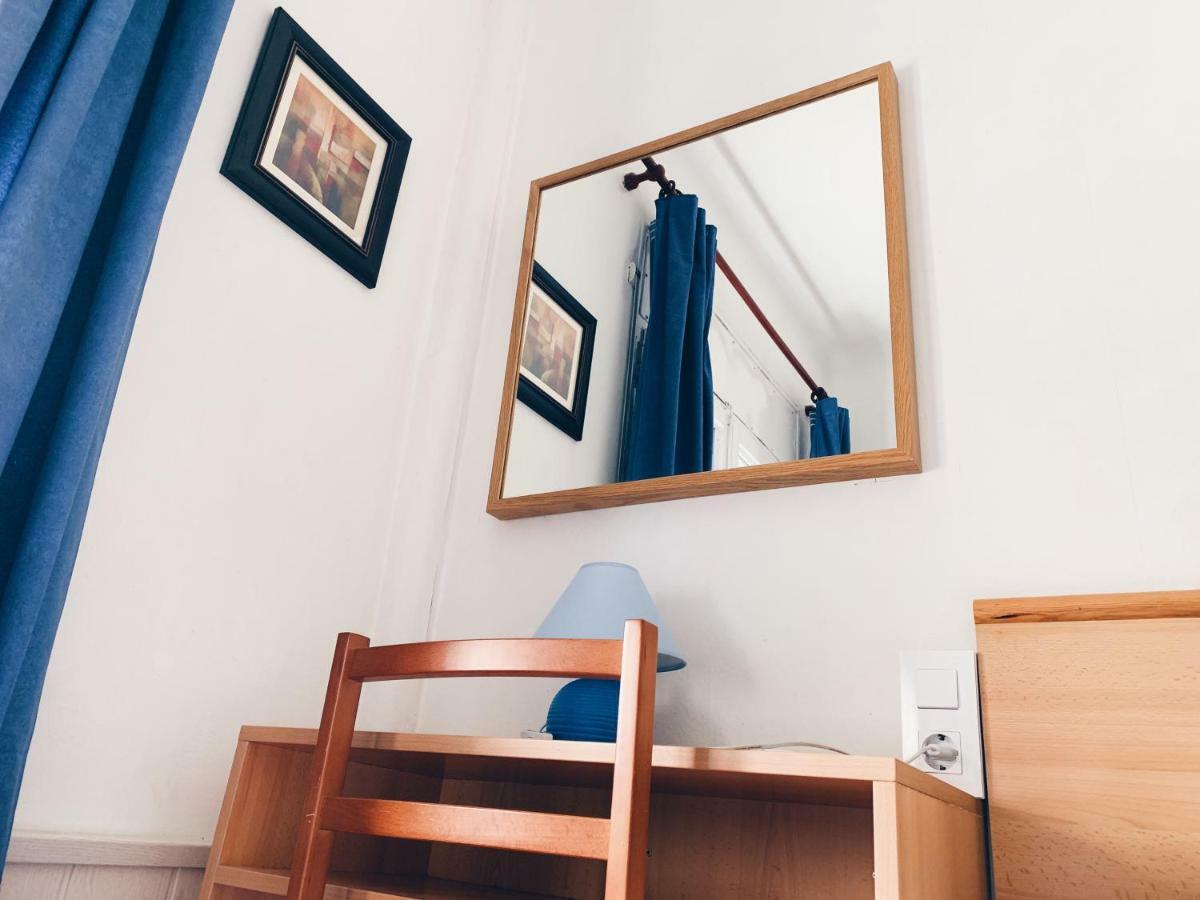 Hostal Portbou Dış mekan fotoğraf